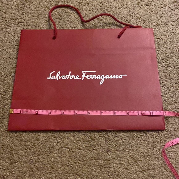 Ferragamo paper bag - Picture 5 of 5